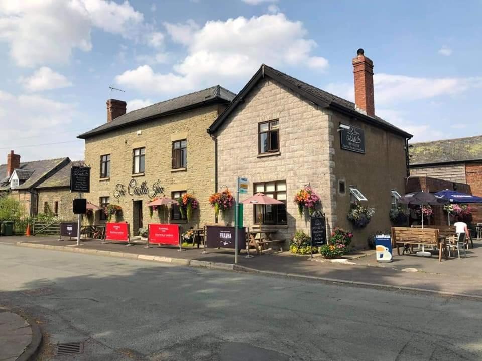 The Castle Inn Wigmore Extérieur photo