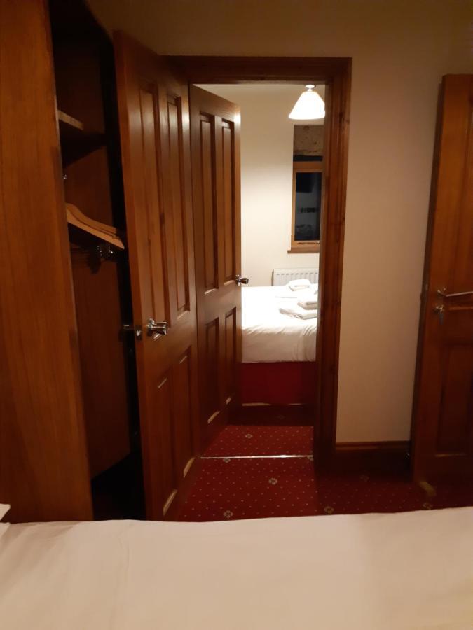 The Castle Inn Wigmore Extérieur photo