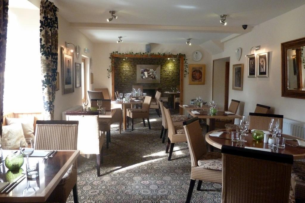 The Castle Inn Wigmore Extérieur photo
