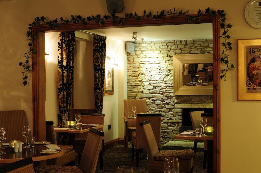 The Castle Inn Wigmore Extérieur photo