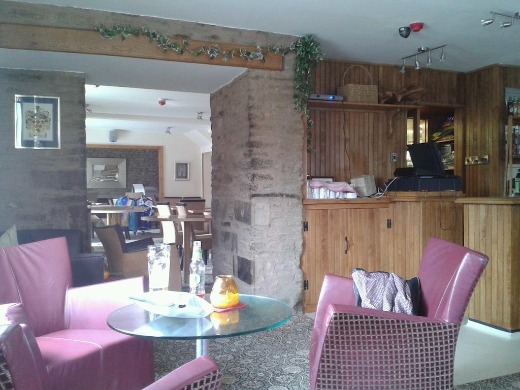 The Castle Inn Wigmore Extérieur photo