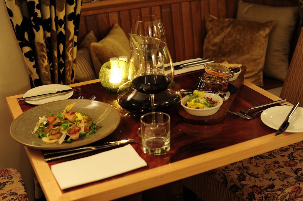The Castle Inn Wigmore Extérieur photo